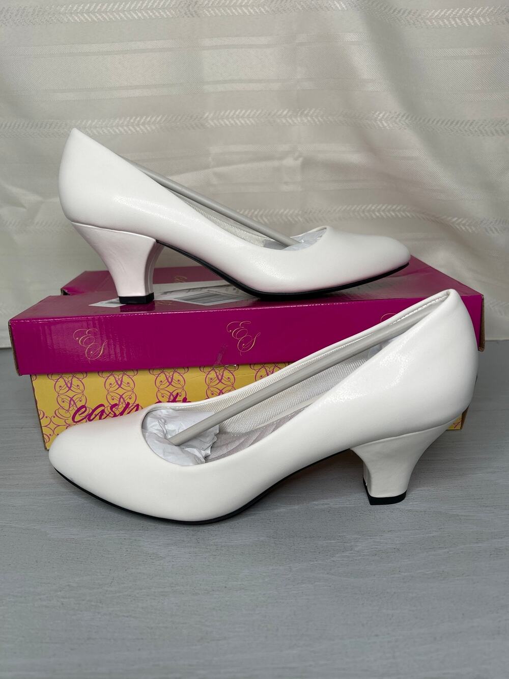 Easy Street Fabulous Round Toe Cone Heel Pumps White Womens Size 9M